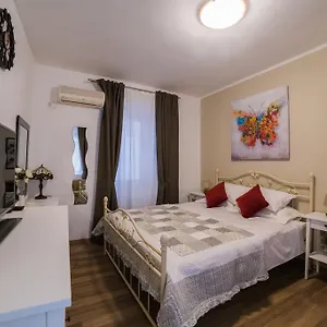 https://archie-room.splithotels.org